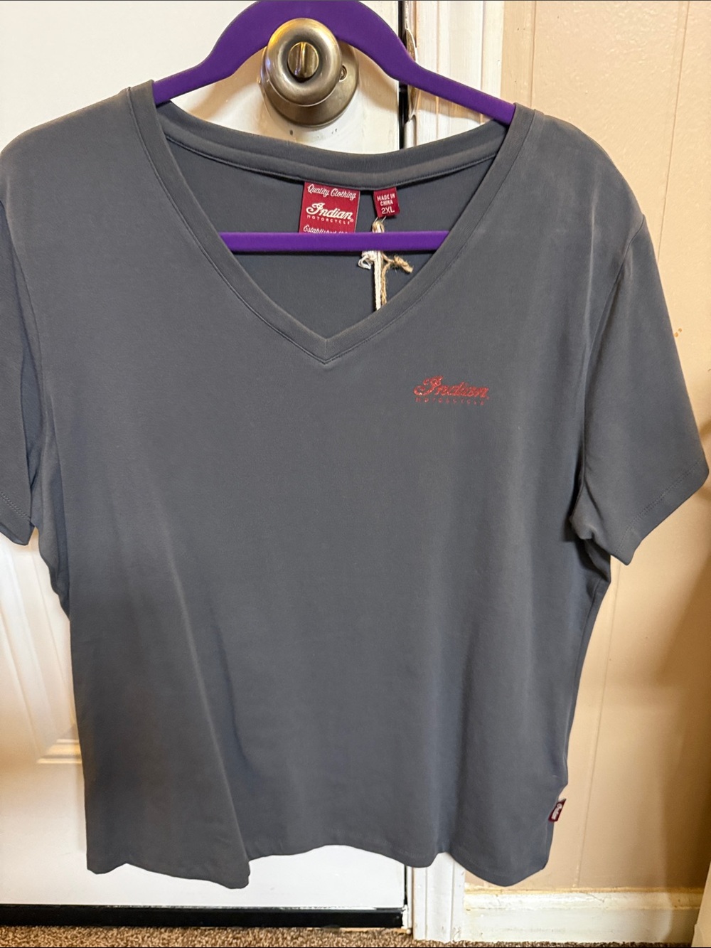 Indian Motorcycle Women's V-Neck Tee in Slate Gray